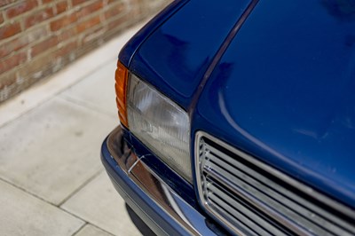 Lot 1989 Mercedes-Benz 500 SEC