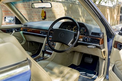 Lot 1989 Mercedes-Benz 500 SEC