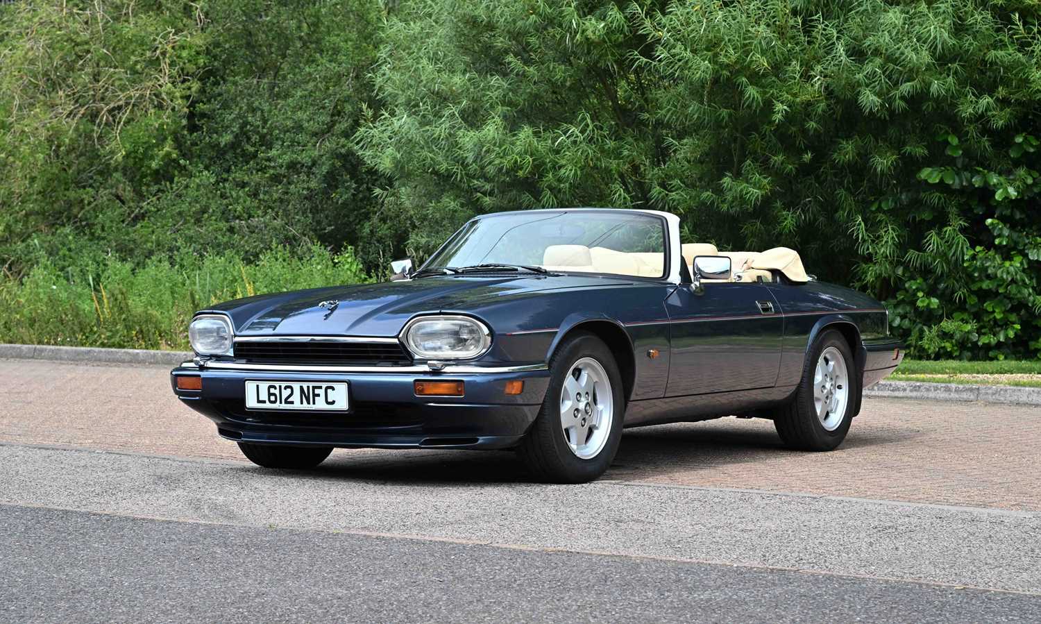 Lot 125 - 1994 Jaguar XJS V12 Convertible