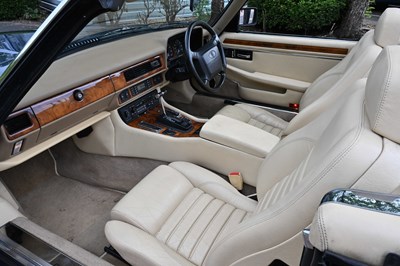 Lot 125 - 1994 Jaguar XJS V12 Convertible