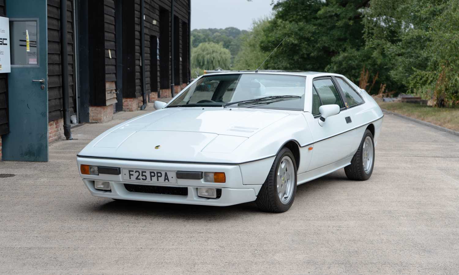 Lot 184 - 1989 Lotus Eclat Excel