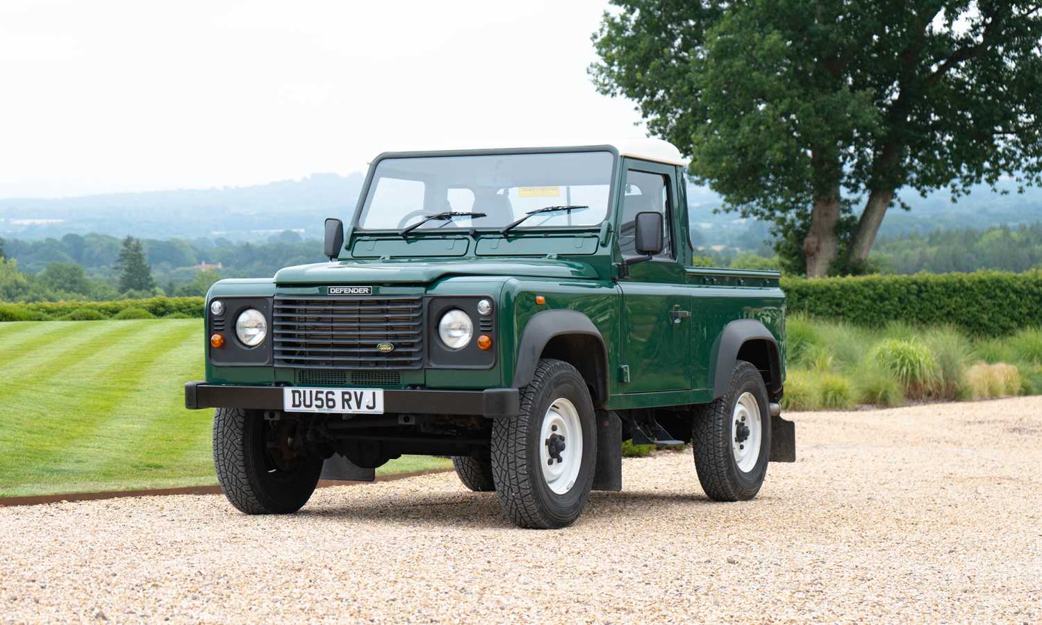 Lot 261 - 2006 Land Rover Defender TD5 90 Pick-up