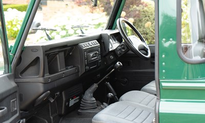 Lot 261 - 2006 Land Rover Defender TD5 90 Pick-up