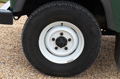 Lot 261 - 2006 Land Rover Defender TD5 90 Pick-up