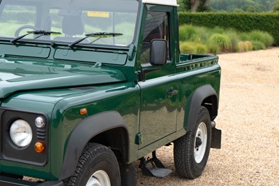 Lot 261 - 2006 Land Rover Defender TD5 90 Pick-up