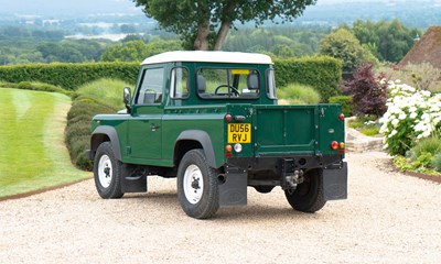 Lot 261 - 2006 Land Rover Defender TD5 90 Pick-up