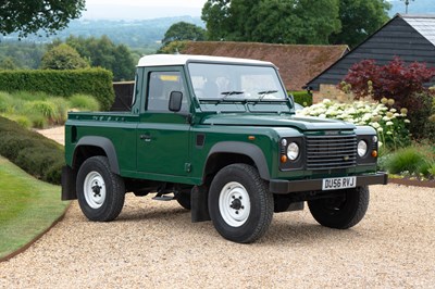 Lot 261 - 2006 Land Rover Defender TD5 90 Pick-up