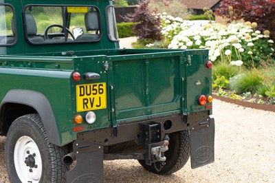 Lot 261 - 2006 Land Rover Defender TD5 90 Pick-up