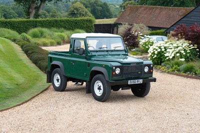 Lot 261 - 2006 Land Rover Defender TD5 90 Pick-up