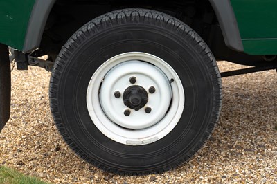 Lot 261 - 2006 Land Rover Defender TD5 90 Pick-up