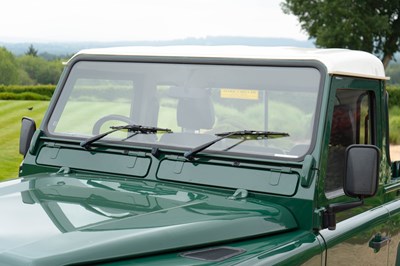 Lot 261 - 2006 Land Rover Defender TD5 90 Pick-up