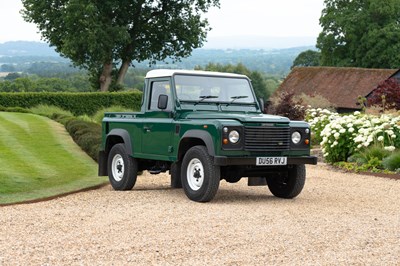 Lot 261 - 2006 Land Rover Defender TD5 90 Pick-up