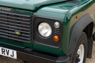Lot 261 - 2006 Land Rover Defender TD5 90 Pick-up