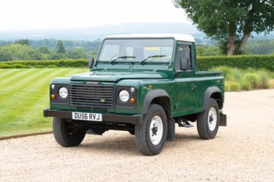 Lot 261 - 2006 Land Rover Defender TD5 90 Pick-up