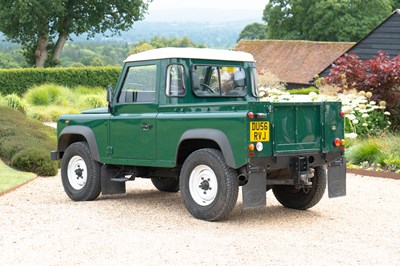 Lot 261 - 2006 Land Rover Defender TD5 90 Pick-up