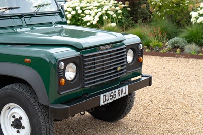 Lot 261 - 2006 Land Rover Defender TD5 90 Pick-up