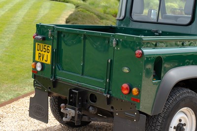 Lot 261 - 2006 Land Rover Defender TD5 90 Pick-up