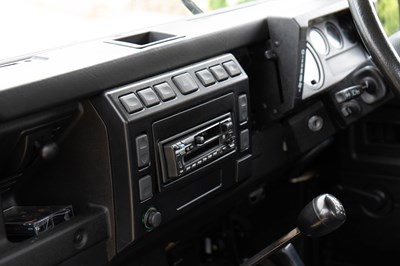 Lot 261 - 2006 Land Rover Defender TD5 90 Pick-up