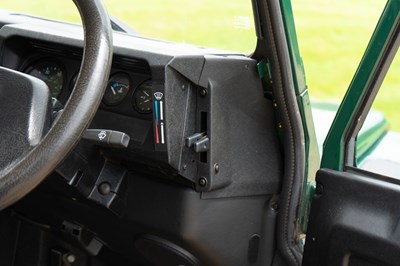 Lot 261 - 2006 Land Rover Defender TD5 90 Pick-up