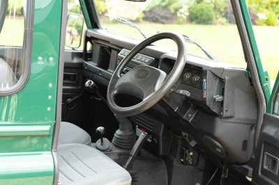 Lot 261 - 2006 Land Rover Defender TD5 90 Pick-up