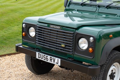 Lot 261 - 2006 Land Rover Defender TD5 90 Pick-up
