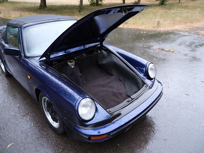 Lot 212 - 1989 Porsche 911 3.2 Convertible