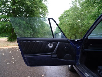 Lot 212 - 1989 Porsche 911 3.2 Convertible