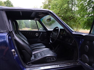 Lot 212 - 1989 Porsche 911 3.2 Convertible
