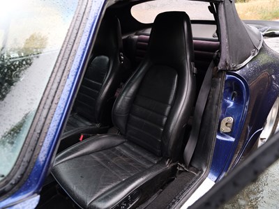 Lot 212 - 1989 Porsche 911 3.2 Convertible