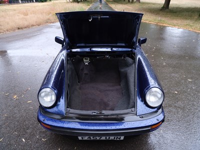 Lot 212 - 1989 Porsche 911 3.2 Convertible