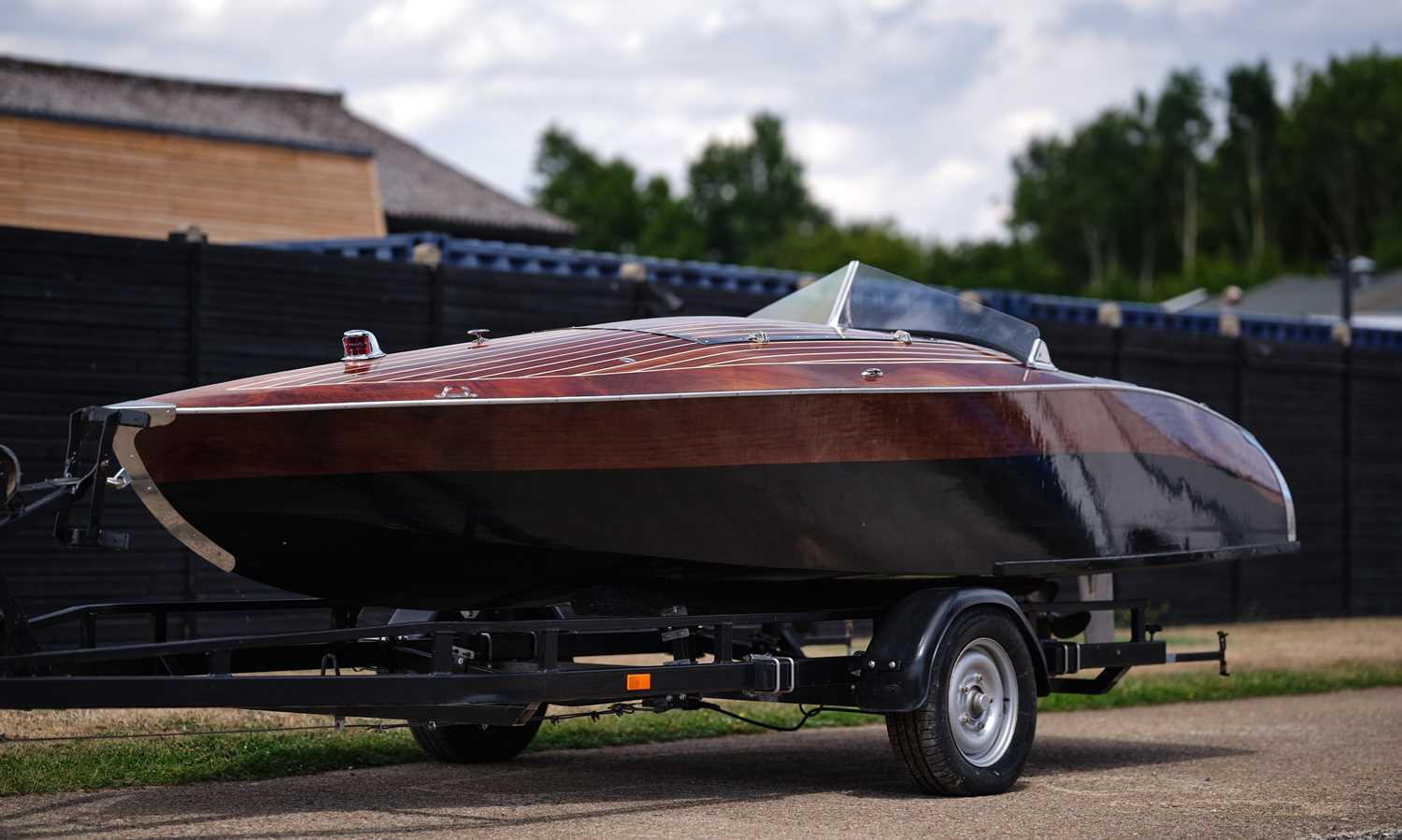 Lot 236 - Classic Style Wooden Speed Boat ‘Catch Me If You Can’