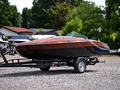 Lot 236 - Classic Style Wooden Speed Boat ‘Catch Me If You Can’