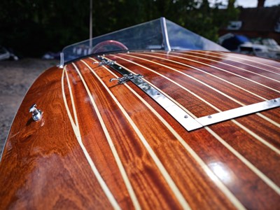 Lot 236 - Classic Style Wooden Speed Boat ‘Catch Me If You Can’
