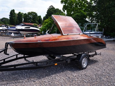 Lot 236 - Classic Style Wooden Speed Boat ‘Catch Me If You Can’