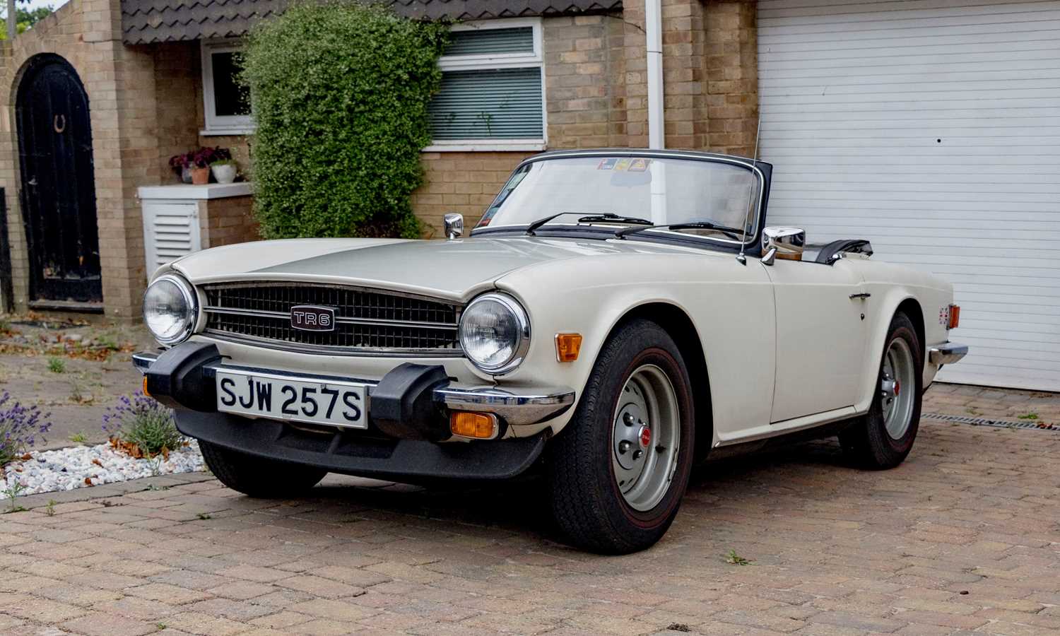 Lot 185 - 1977 Triumph TR6