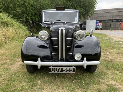 Lot 141 - 1957 Austin FX3 Taxi