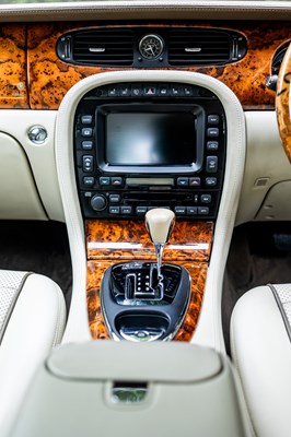 Lot 239 - 2008 Daimler Super Eight Final Edition