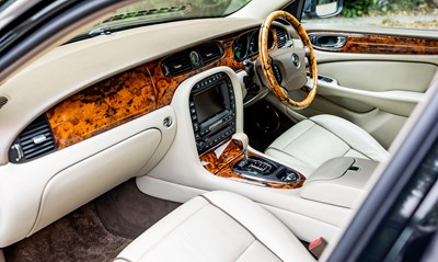 Lot 239 - 2008 Daimler Super Eight Final Edition