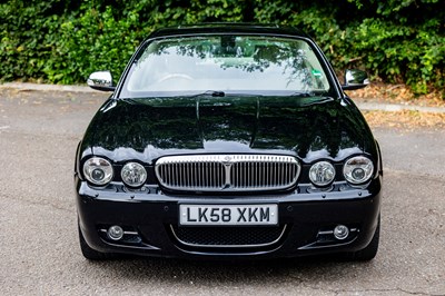 Lot 239 - 2008 Daimler Super Eight Final Edition
