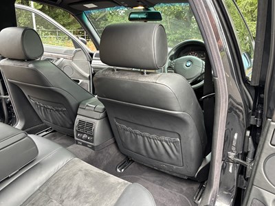 Lot 11 - 2001 BMW 735i