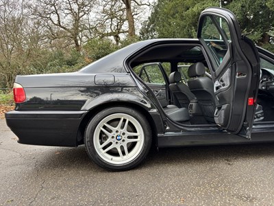 Lot 11 - 2001 BMW 735i