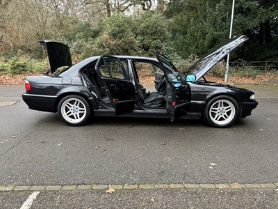 Lot 11 - 2001 BMW 735i