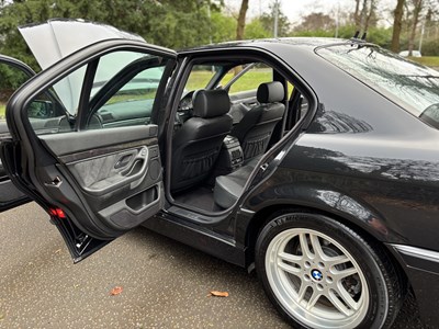 Lot 11 - 2001 BMW 735i