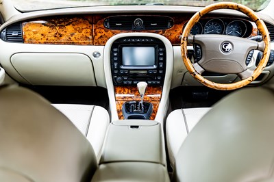 Lot 13 - 2008 Daimler Super Eight Final Edition