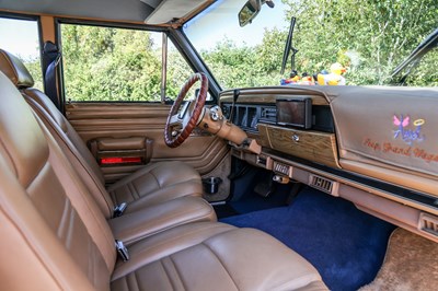 Lot 1988 Jeep Grand Wagoneer
