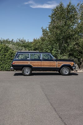Lot 1988 Jeep Grand Wagoneer
