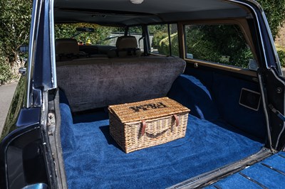 Lot 1988 Jeep Grand Wagoneer