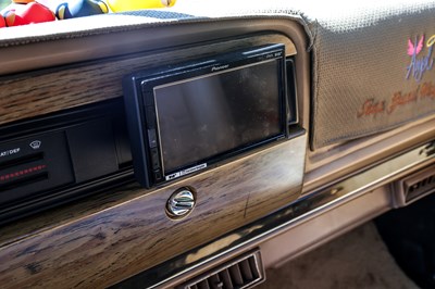 Lot 1988 Jeep Grand Wagoneer