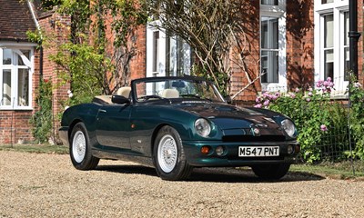 Lot 1995 MG RV8