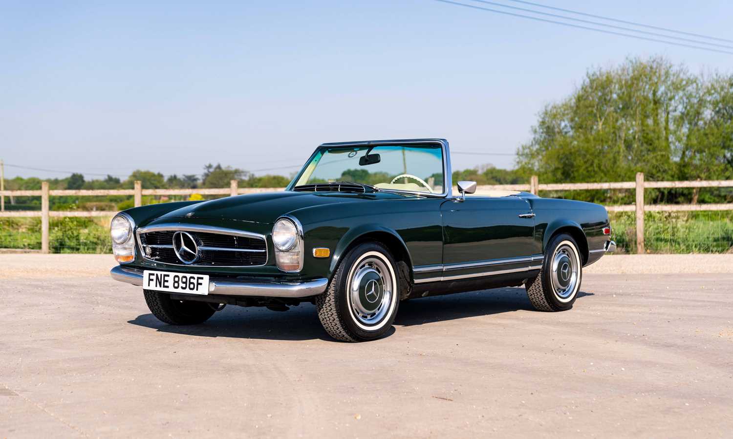 Lot 1968 Mercedes-Benz 280 SL Pagoda